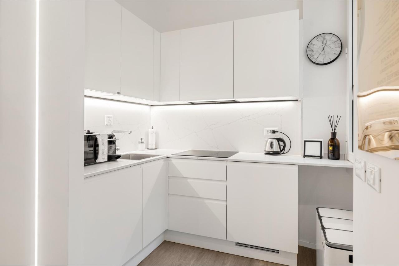 Modern Quiet Super Central Luxury Apartment Milan Bagian luar foto